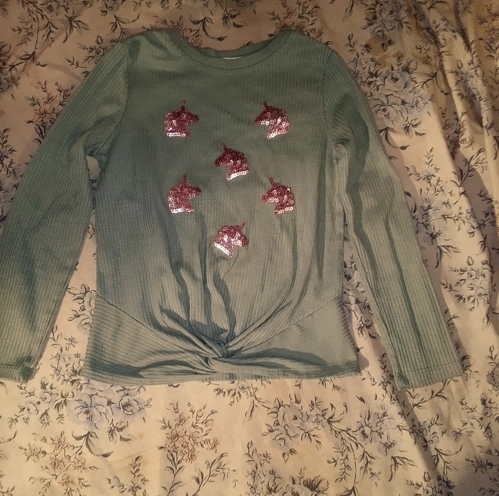 green long sleeved girls size 6 young hearts